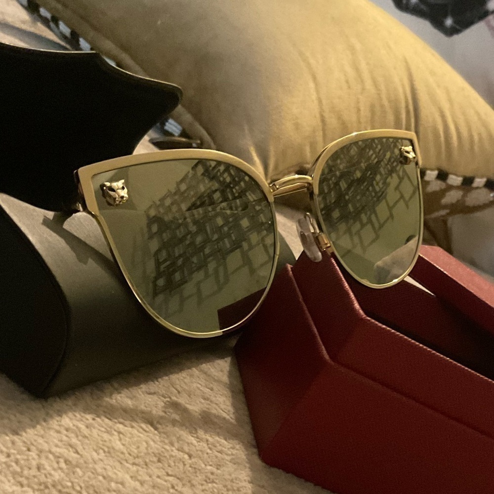 Cartier sunglasses CT0198S-003
59-19-140 New oversized cat-eye